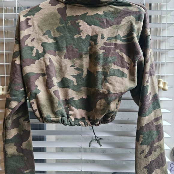Adidas Camo Crop - Picture 2 of 4